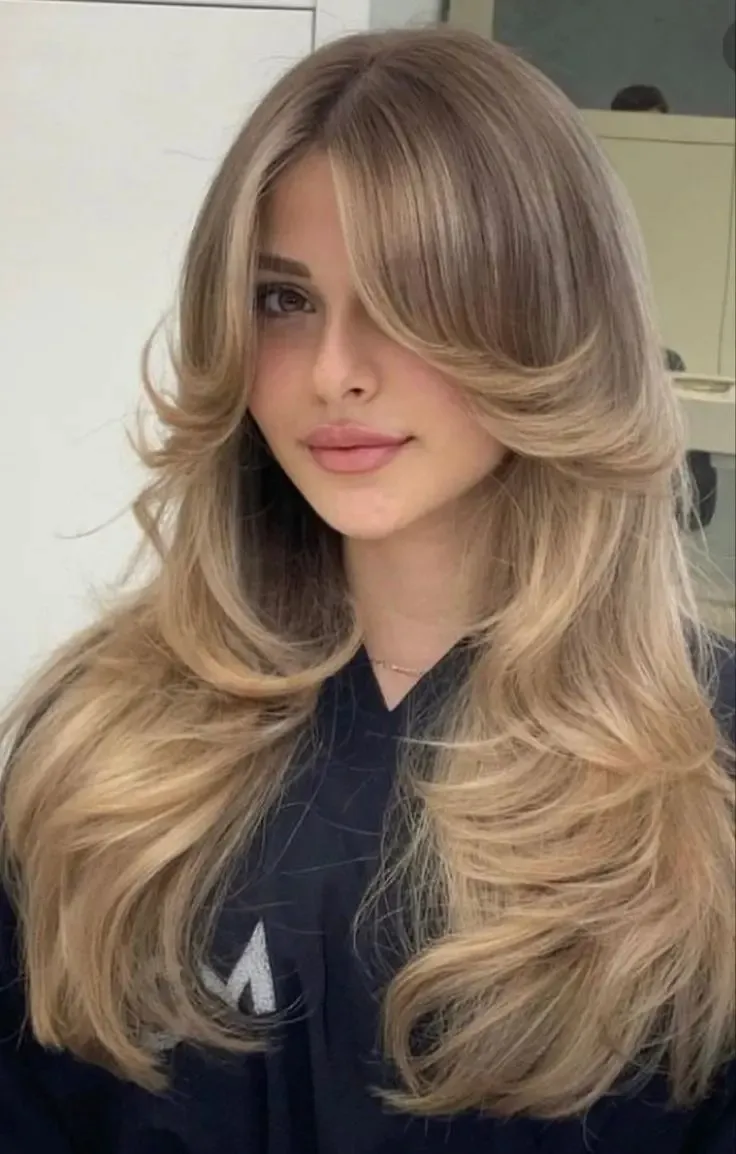 JD hair blonde model